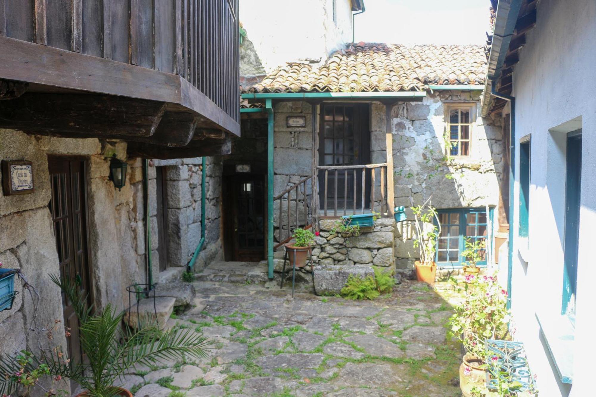 Casa Campo Das Bizarras Castro Daire Exterior foto